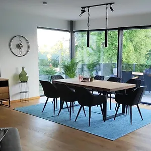 Luxurioeses Penthouse Mit Blick Auf Uno-city Und Dem Kaiserwasser. 3schlafzimmer, 2 Baeder, Privat Lift Ins Apartment Wien